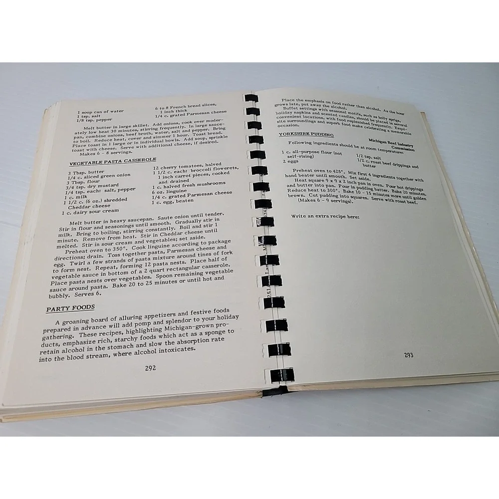 D.A.R.E. Cookbook D.A.R.E. Police Officers Michigan Paperback 1992 Recipes Nice
